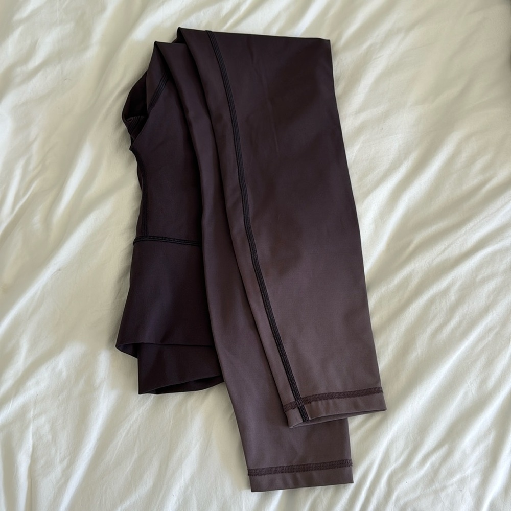 Gorgeous purple ombré Lulu leggings size 6